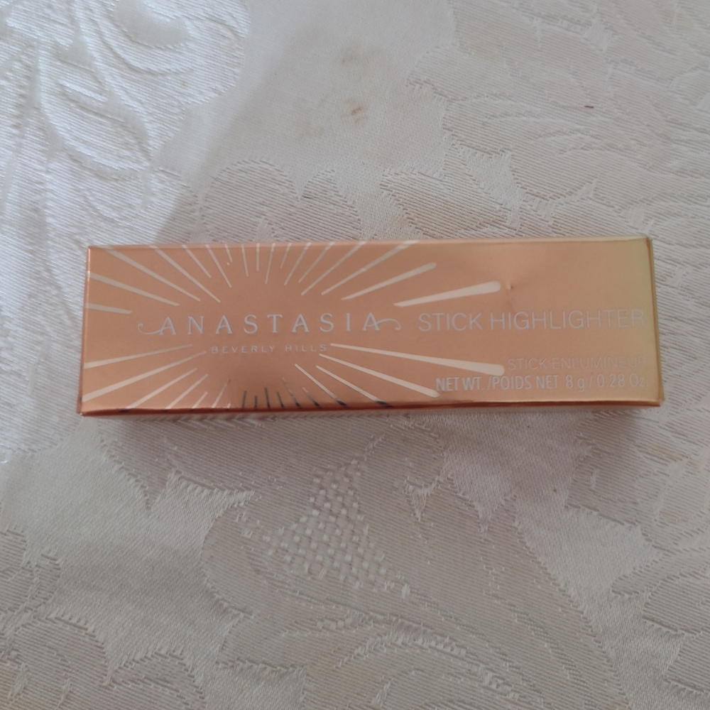 Anastasia Beverly Hills stick highlighter